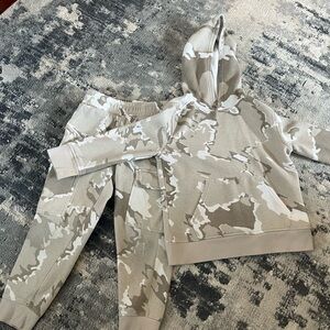 Xersion Kids Camo Hoodie and Jogger Set - Gray and Cream